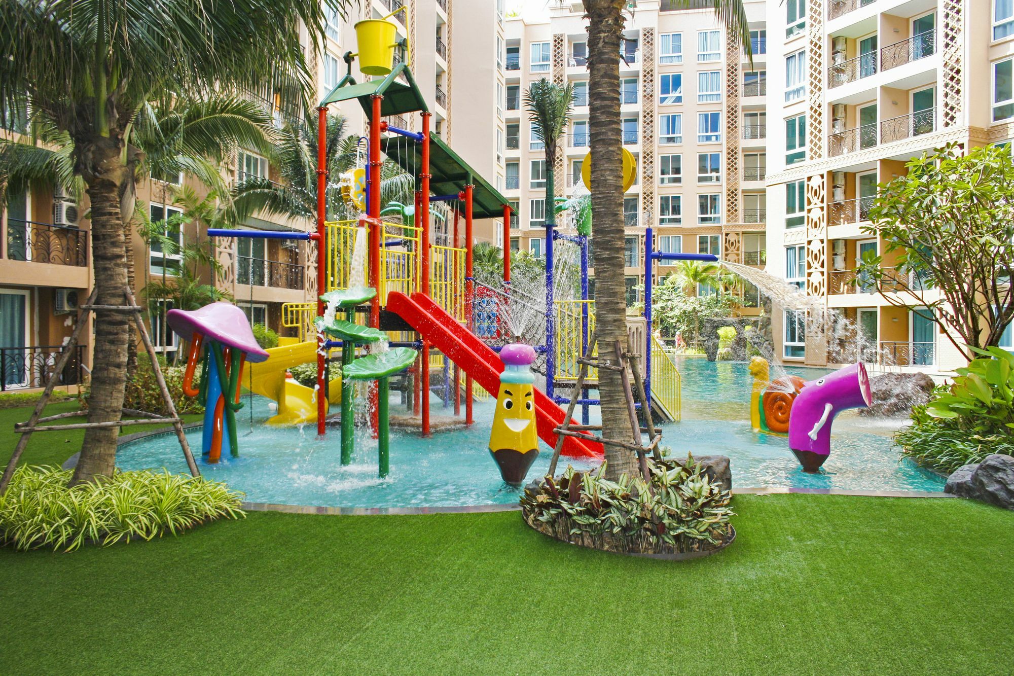 Atlantis Condo Resort Haat Jomtien Eksteriør bilde